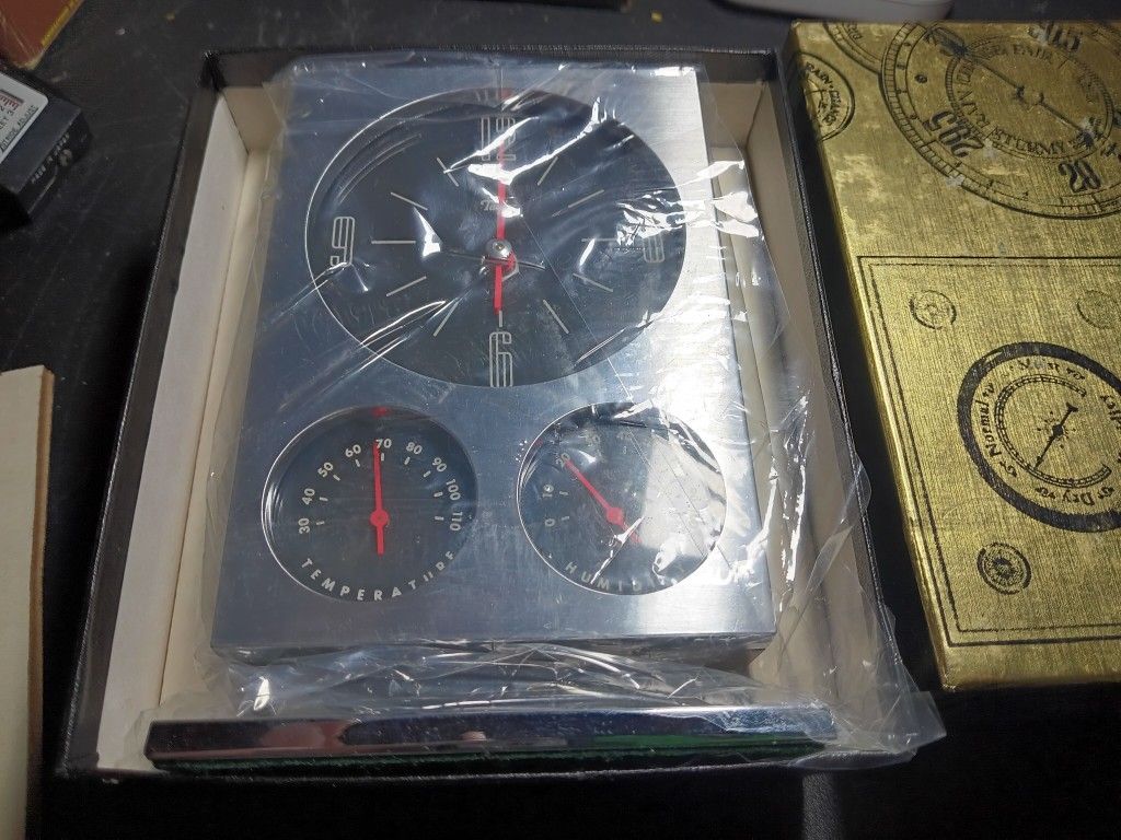 Vintage Nib Taylor Desk Clock With Base #6601