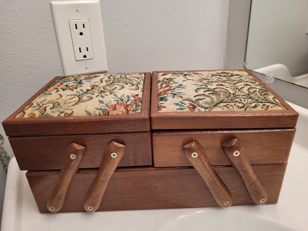 Vintage folding sewing box in oak wood