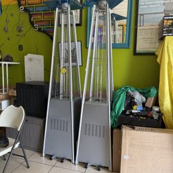 SET OF 2 PROPANE GAS  PATIO HEATER WITH PYRAMID SHAPED GLASS TUBE.