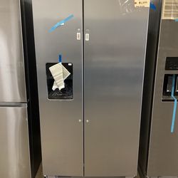 Whirlpool 36 in. 25 cu.ft. Side by Side Refrigerator with Ice Maker New Scratch and Dent