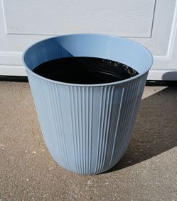 Blue 1 gallon self watering decorative pot with inside pot and wick