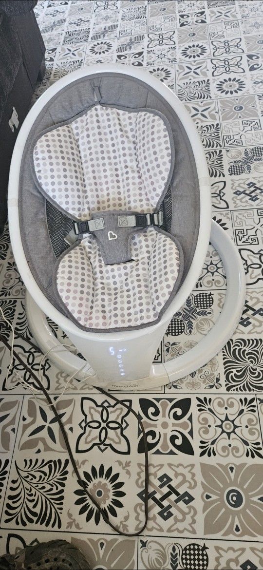 Munchkin Baby Swing