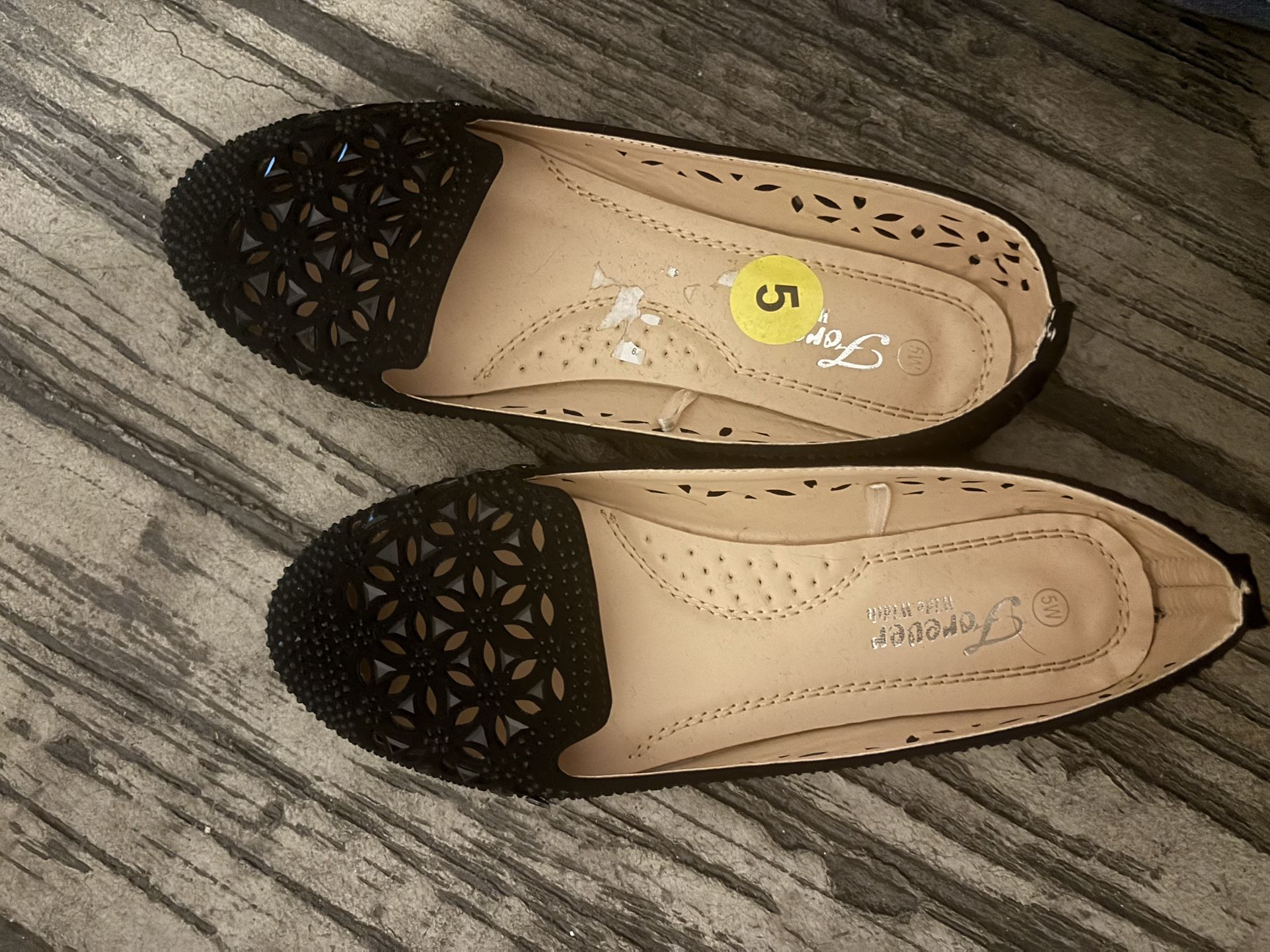 black flats