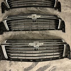 2022 - 2023 Chevrolet Traverse Upper Grille