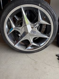 Chrome 5-Star Spoke Wheel with Delinte Tire
