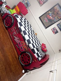 Lightning McQueen bed cars