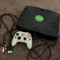 $100. OBO Xbox, 25+ Emulators, 4 Disc Games