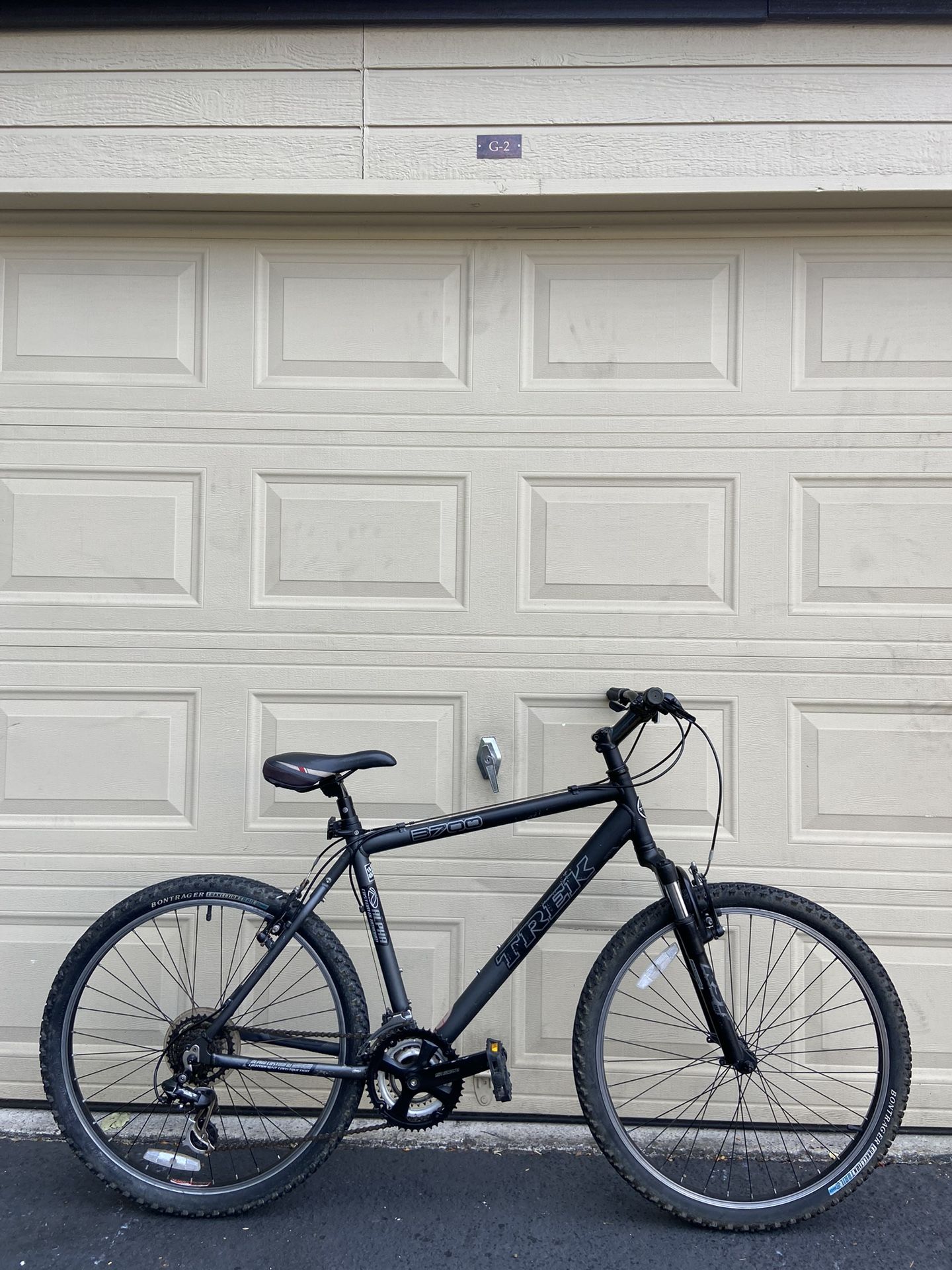 Trek 3700 Mountain Bike – 19.5” Frame – 26” Wheels – Shimano Acera 21-Speed Bicycle