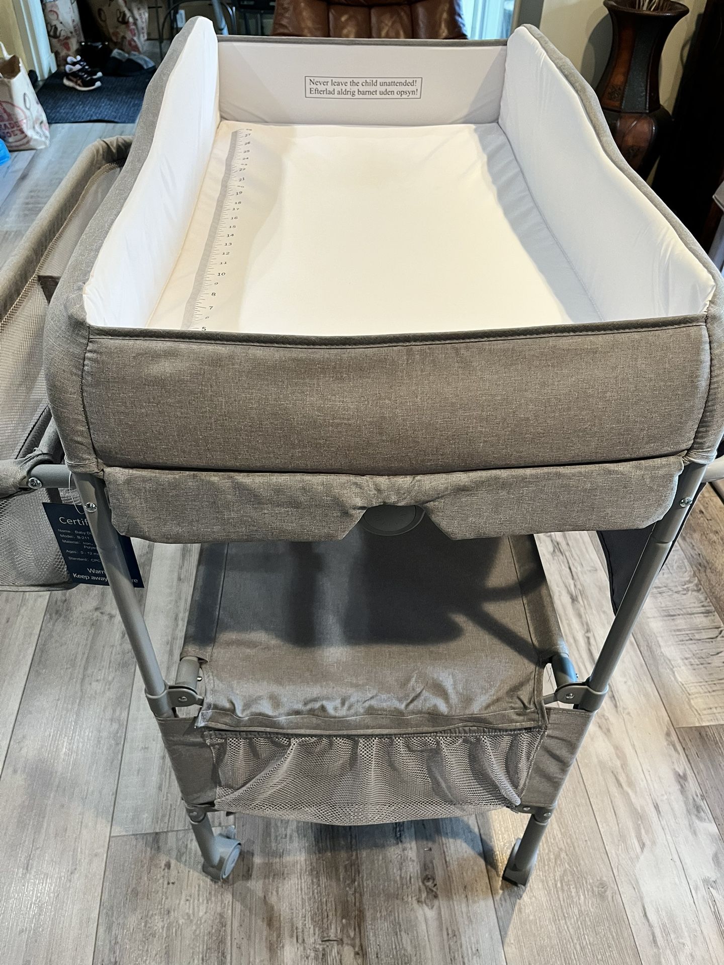 Sweeby Portable Baby Changing Table