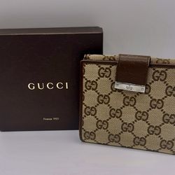 Gucci GG Canvas Wallet 