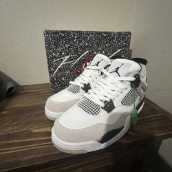 Air Jordan 4s Military Black 9.5 US Men’s 