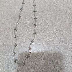 Silver neckkace