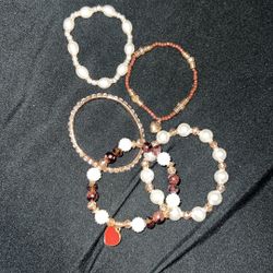 Bracelets 