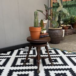 Antique Swivel And Adjustable Wood Piano Stool . 