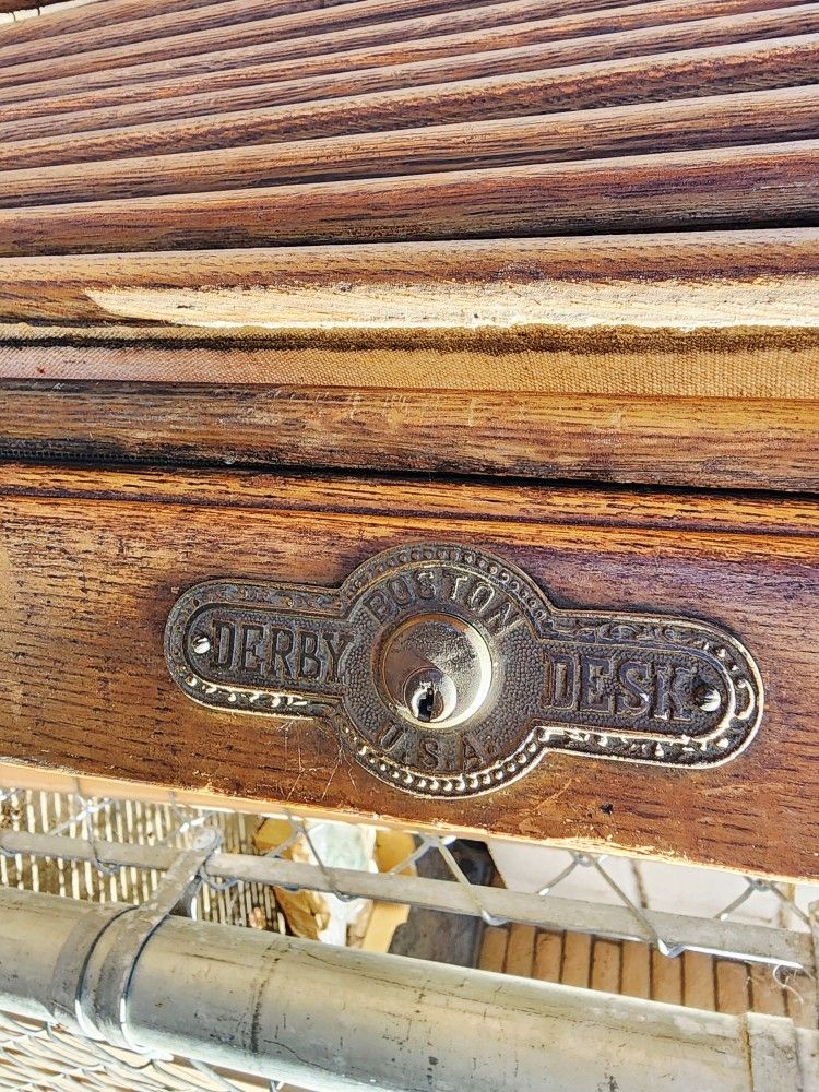 Free Vintage Furniture Rolltop Desk 