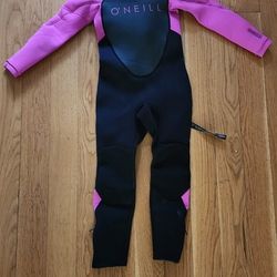Size 4 Wet Suit. Like New