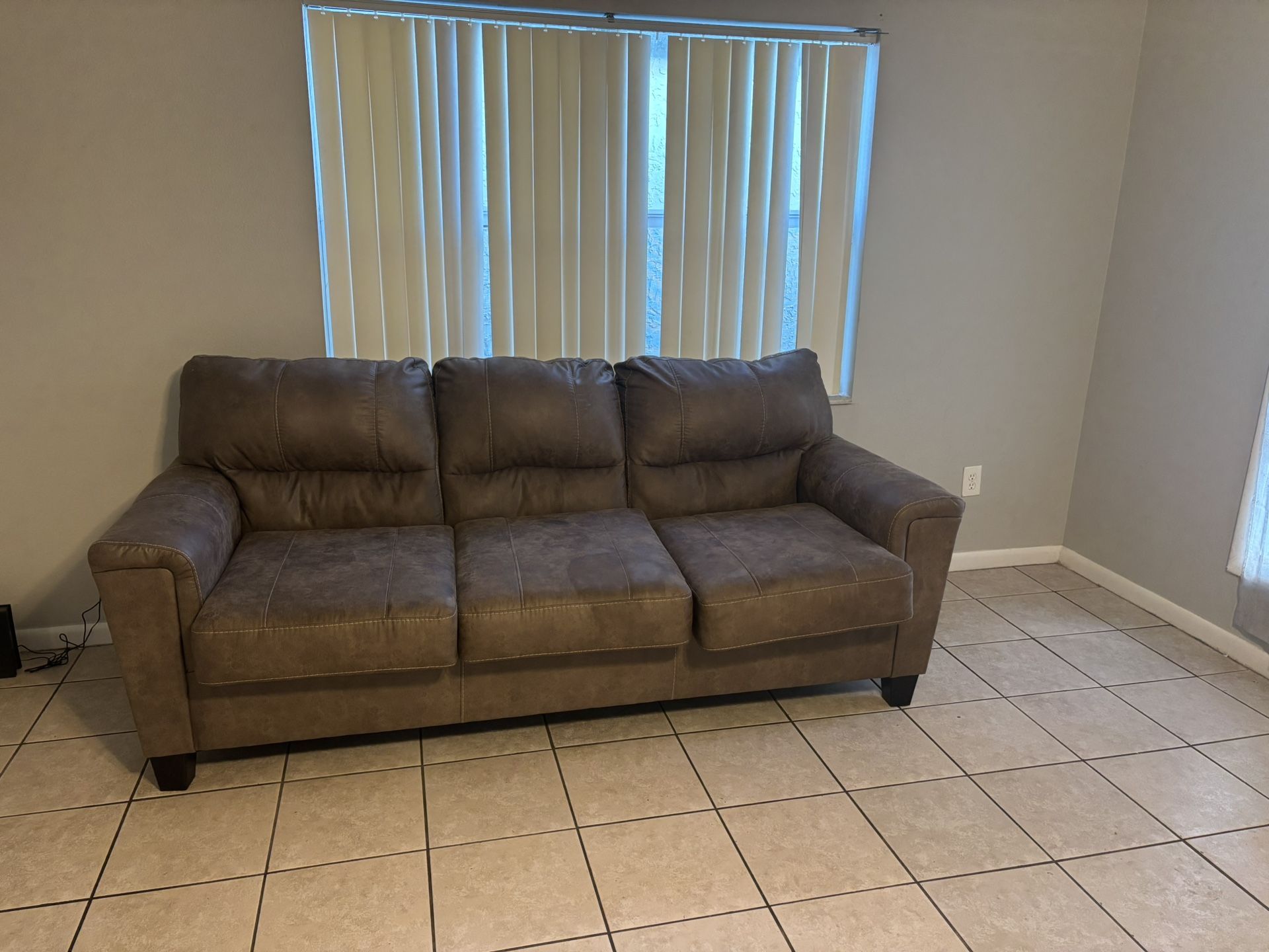 3 sit couch