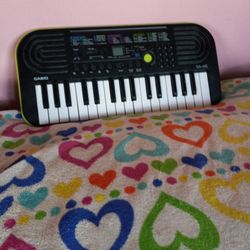 Keyboard 🎹 Works  $30.00