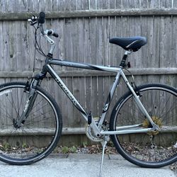 Trek 7200 multitrack 24speeds hybrid bike