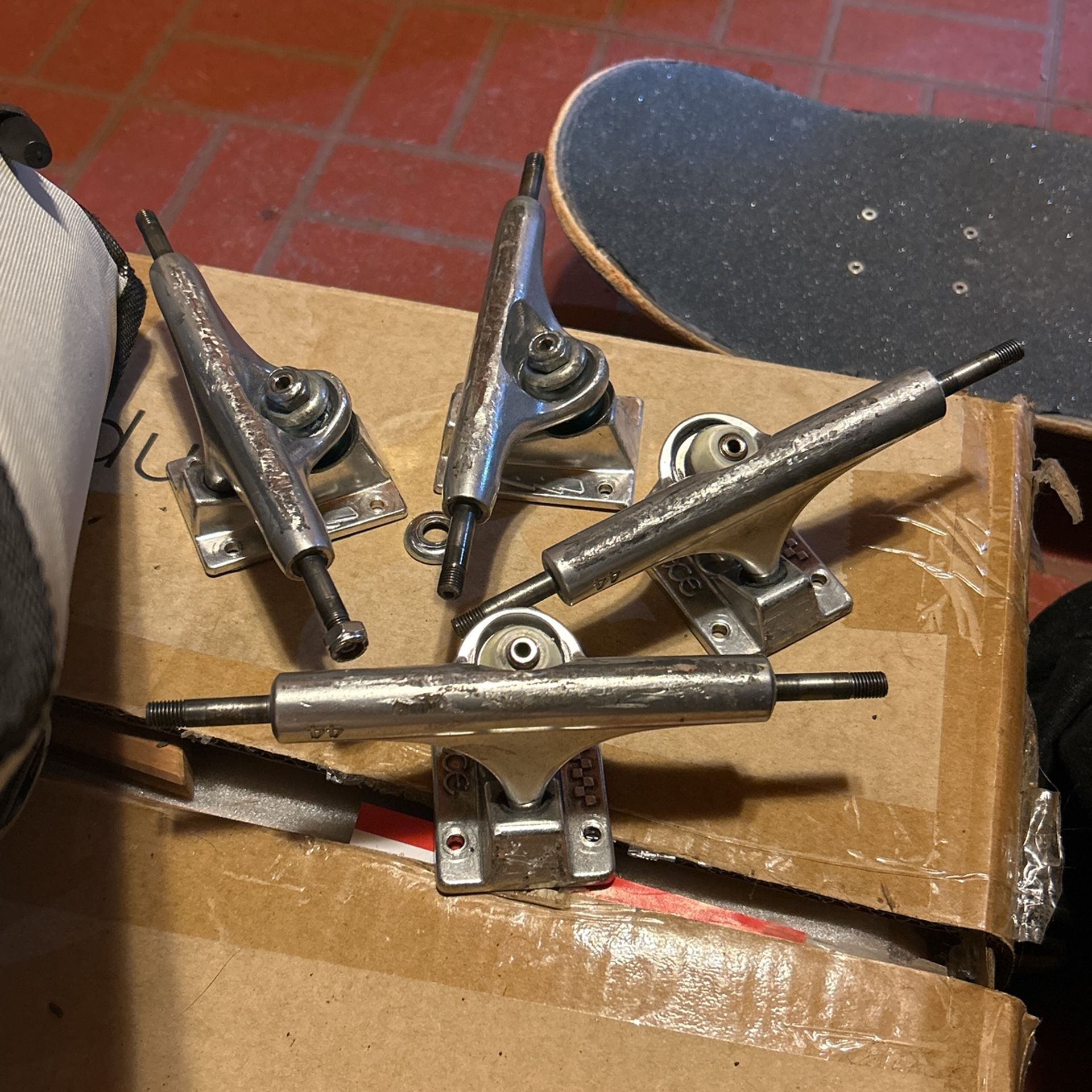 Skate Trucks