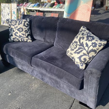 11709 Fortwashington Rd Yard Sale !!! Yard Sale!!! Cars !!Clothes An More