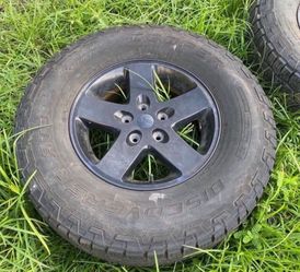 Wrangler Wheels *RARE* OEM BLACK 17”