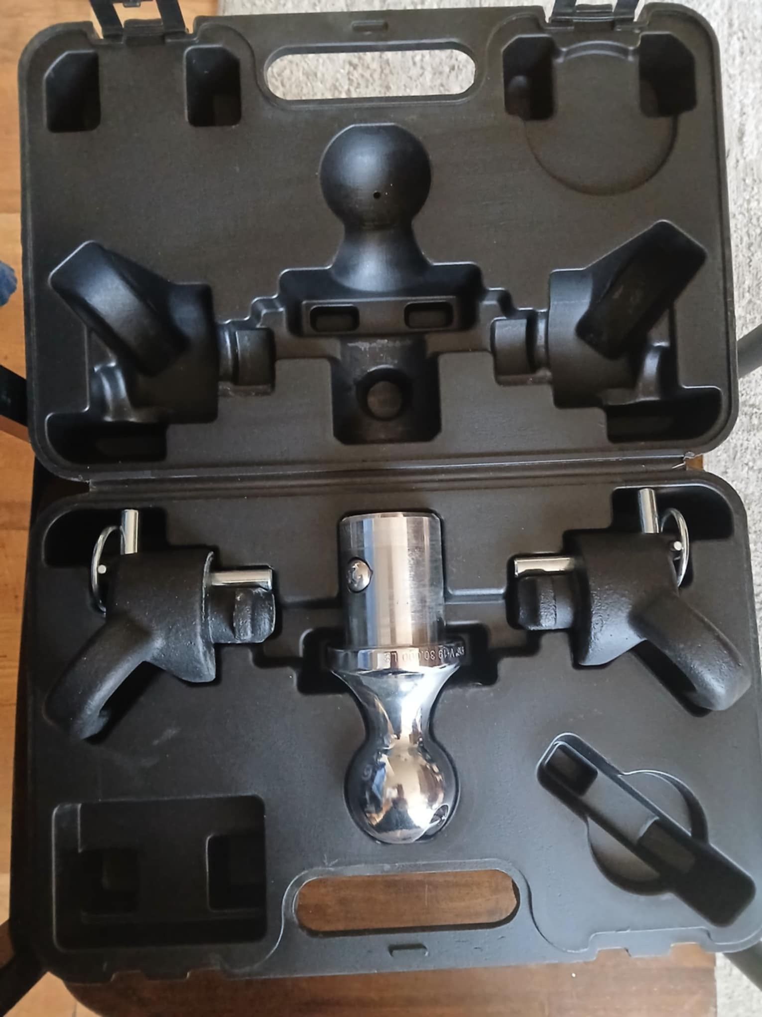 Curt Manufacturing Ram Gooseneck Ball And Safety Chain Anchor Kit