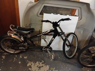 Schwinn stingray chopper bicycle