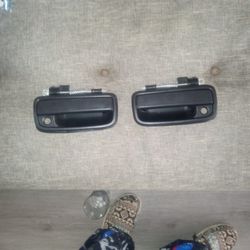 95 Through 2003Toyota Tacoma Door Handles Left N Right. Asking 70 Make Anoffer 