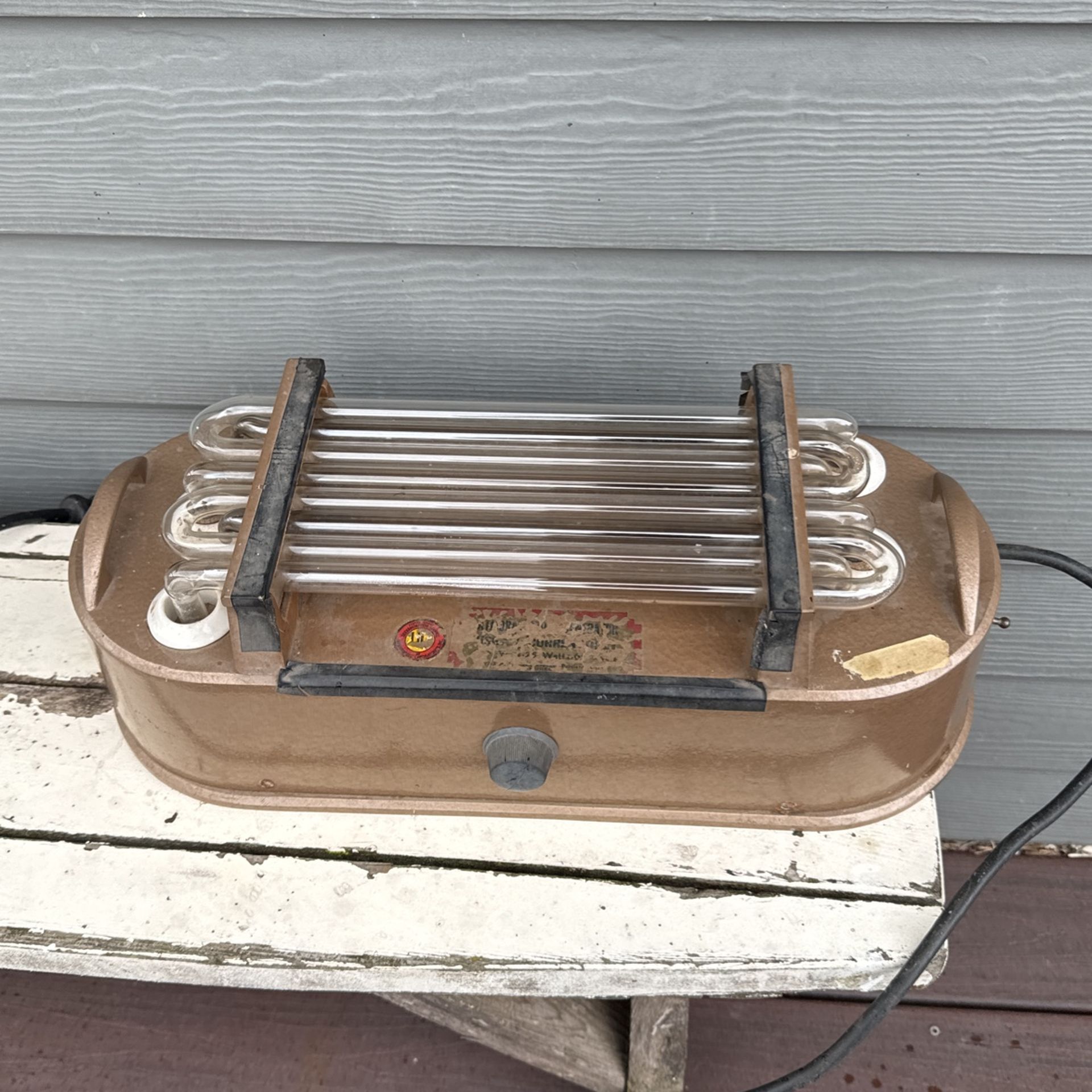 Antique ozone machine