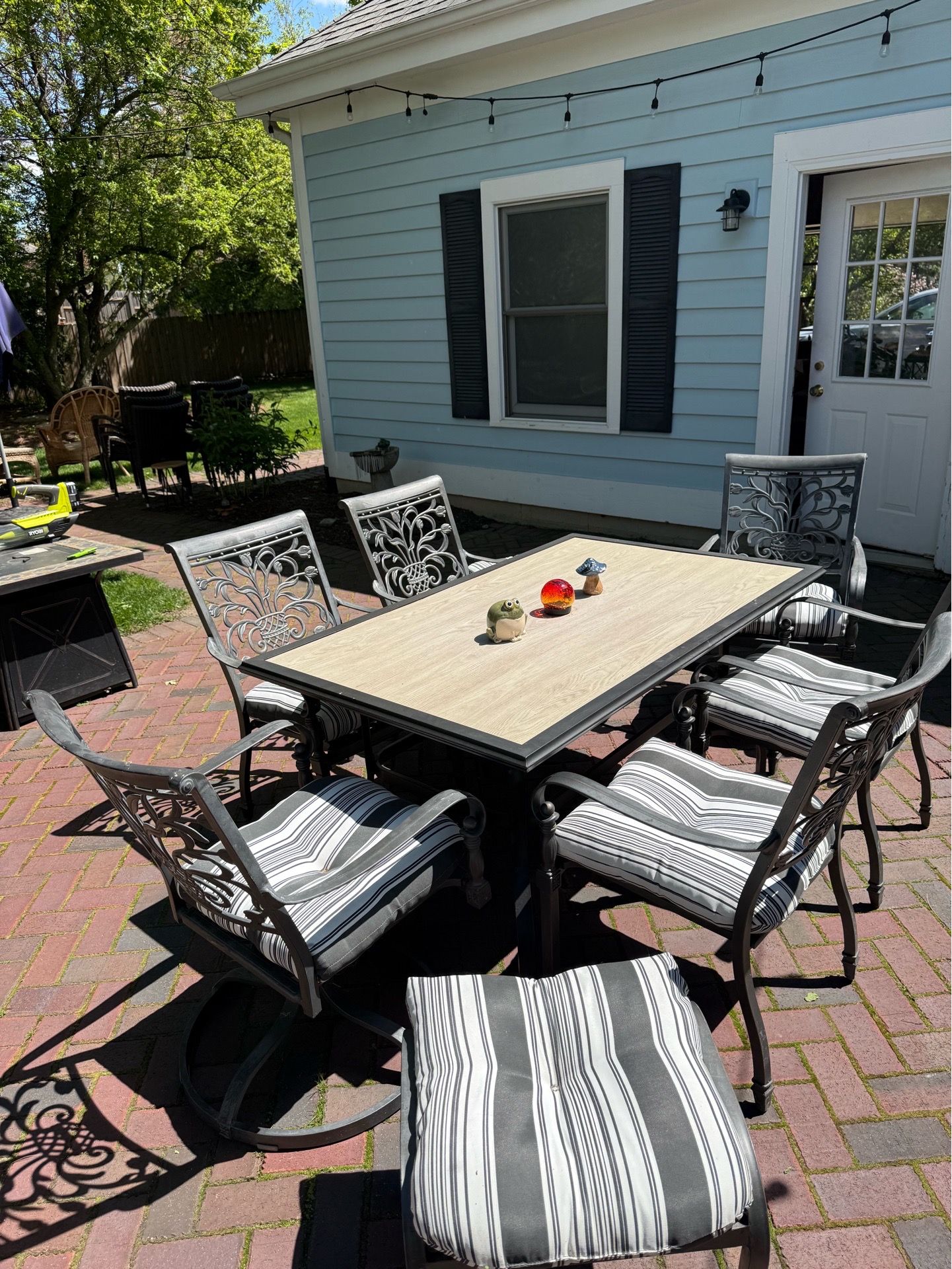 Outdoor patio set