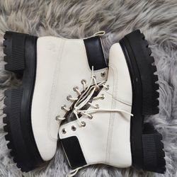 Timberland Sky 6 Inch Women Size 8.5 White Clunky Lace Up boots A5RSV NEW!