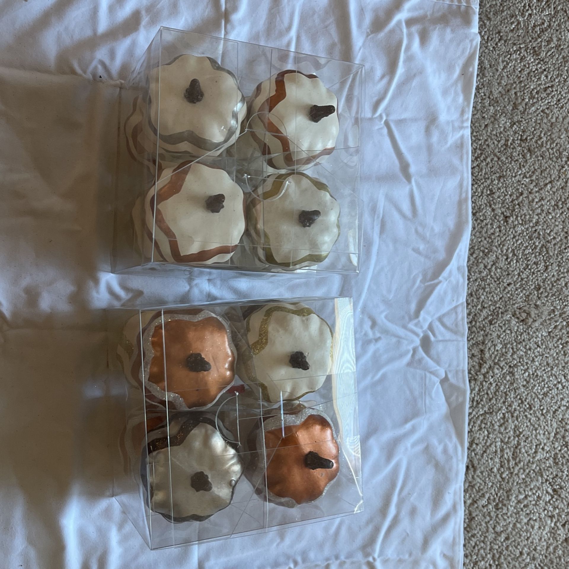 Mini Holloween Pumpkins 16 Piece