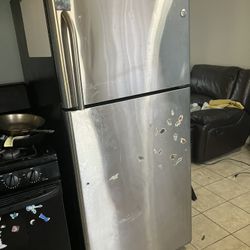 Stove & Refrigerator