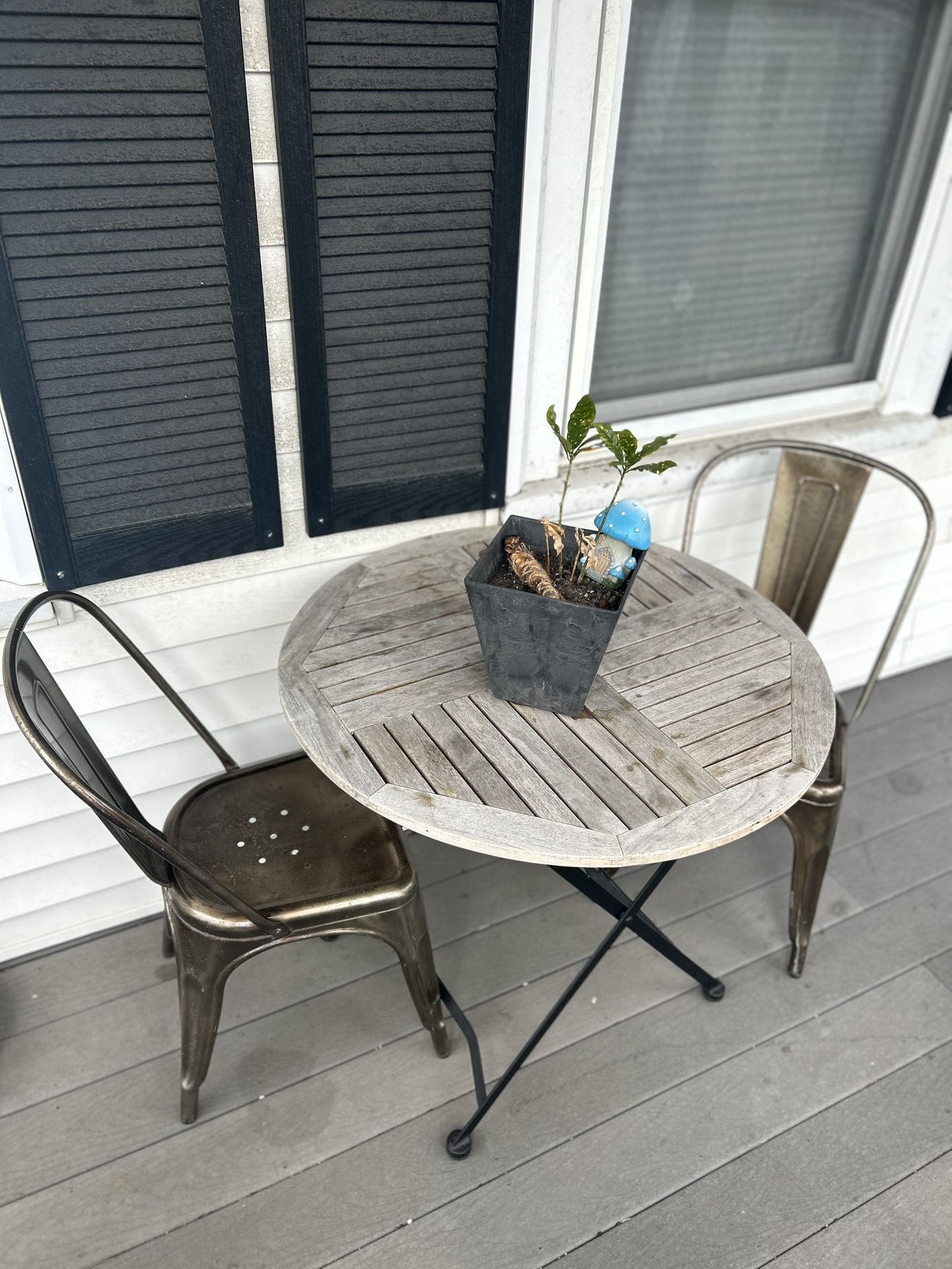 Patio Table with 2 Chairs