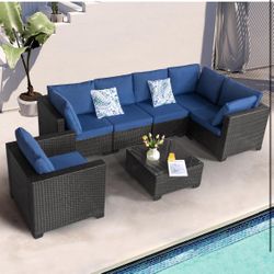 7-piece outdoor furniture set - New In Box