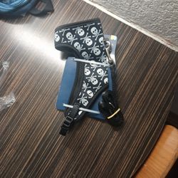 Small cat/dog harness and leash aet
