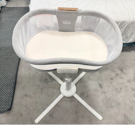 HALO Innovations BassiNest Swivel Sleeper Luxe Baby Bassinet