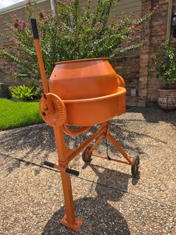 Concrete mixer 3.5 cubic feet.