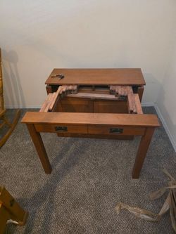 Table STAKMORE HIDDEN TABLE