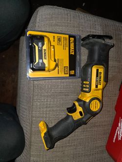 DeWalt XTREME 12V MAX Brushless Cordless One-Handed Reciprocating Saw