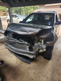 2102 Chevy equinox wrecked    parts MUST  GO TODAY