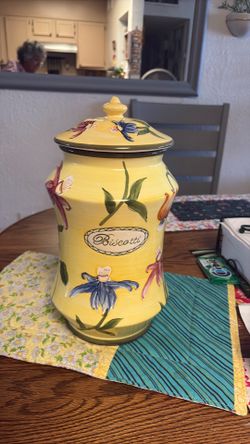 Eastside, Yellow ceramic canister