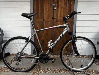 59cm Giant Roam Hybrid Bike