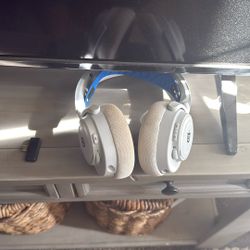 Headset Comes with Bluetooth Piece