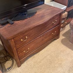 antique table/dresser 
