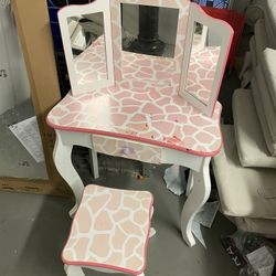 Make Up Station For Girls