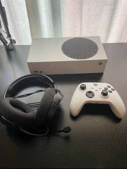 Xbox Series S + Controller + SteelSeries Headset – Complete Setup
