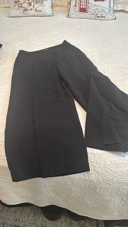 WHITE HOUSE BLACK MARKET Wide Leg Cropped Dress Pants Pleat Detail  Size 8