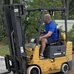 Caterpillar Forklift